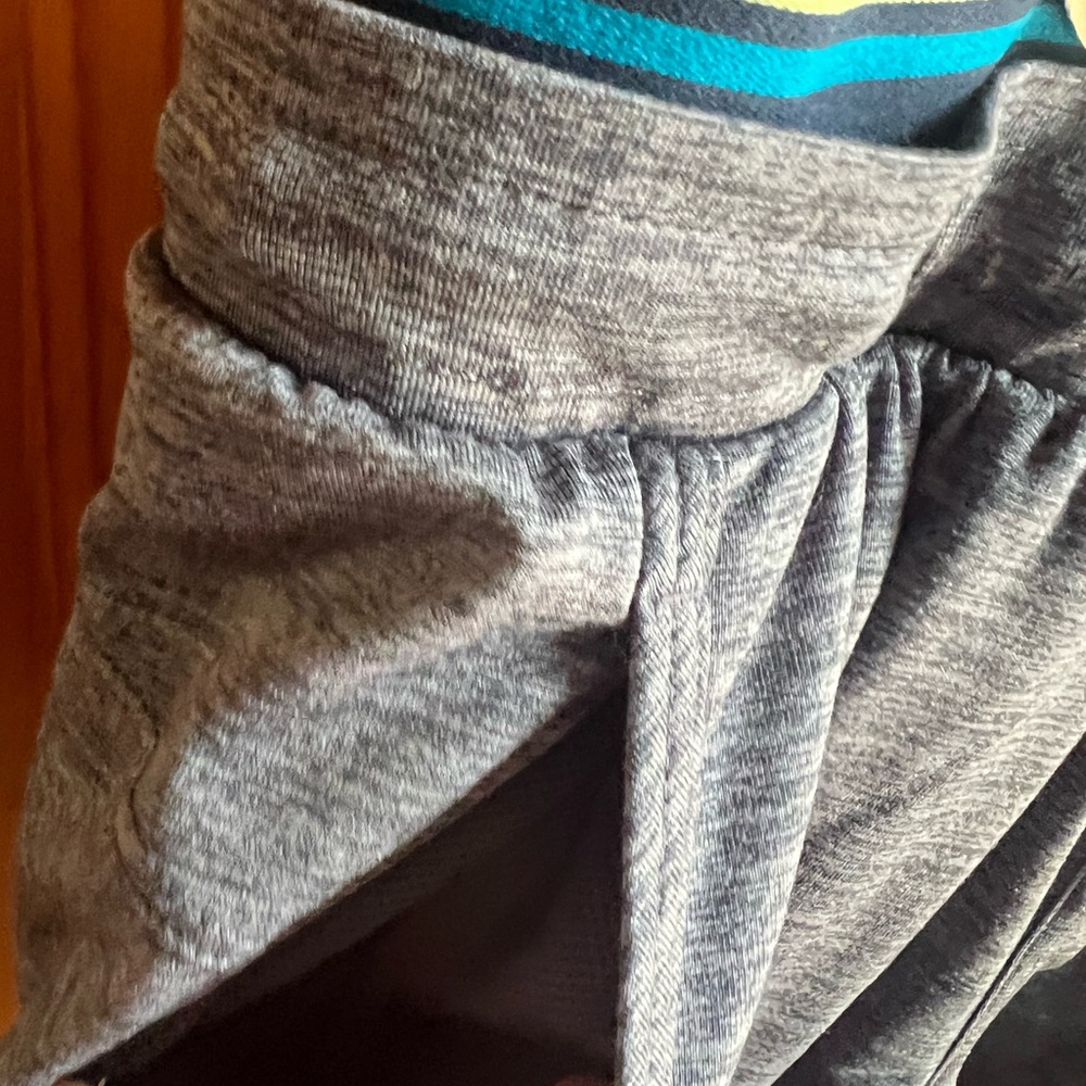 Gray Women's Athletic Shorts XL - Picture 3 of 8